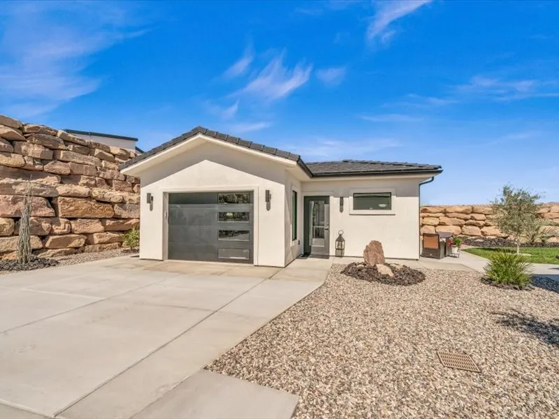 Casita exterior by Prestigious Home Builders