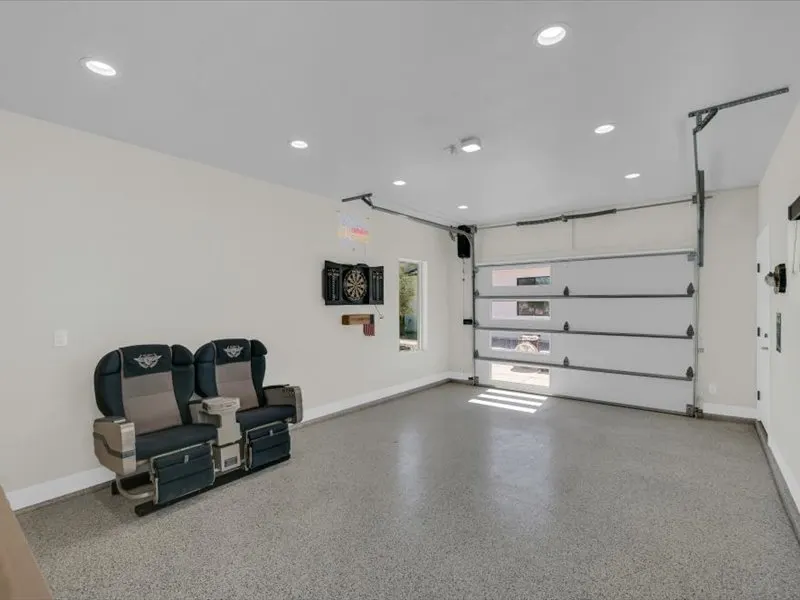 Garage in a casita by Prestigious Home Builders
